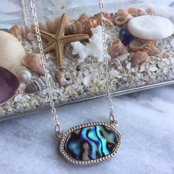 SOLD OUT - 🎉3XHP🎉 Silver Abalone Necklace - Picture 3 of 8